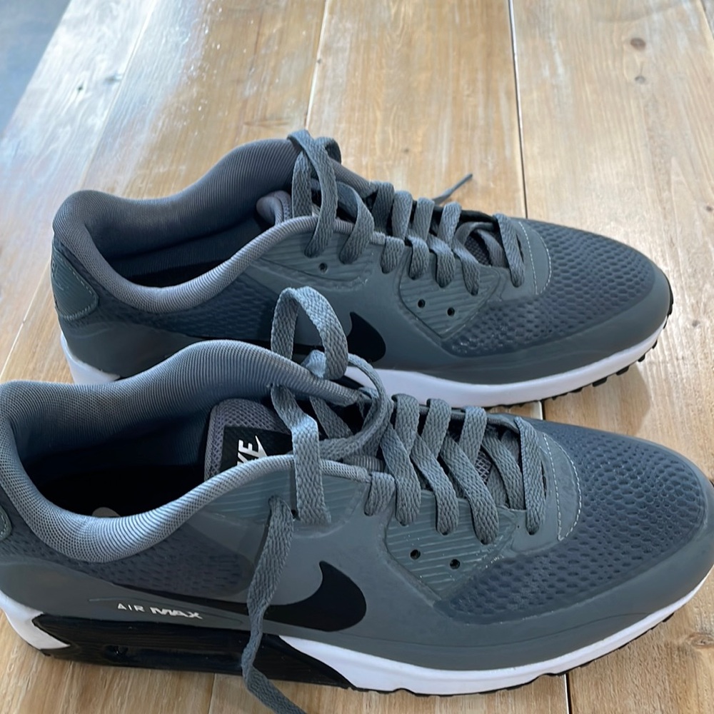 Mens Nike Golf Air Max size 9